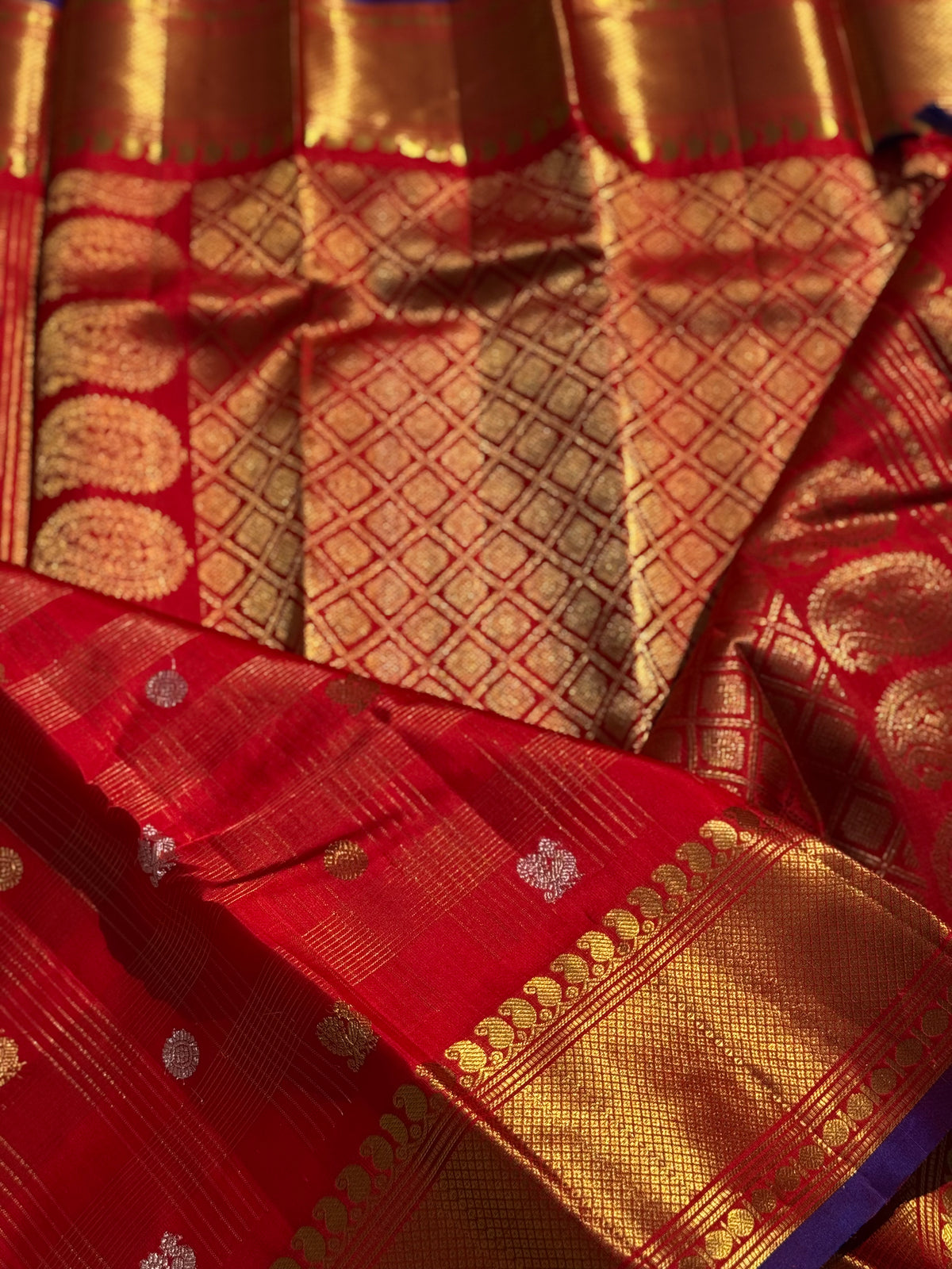 Handwoven checks kuttu gadwal silk saree