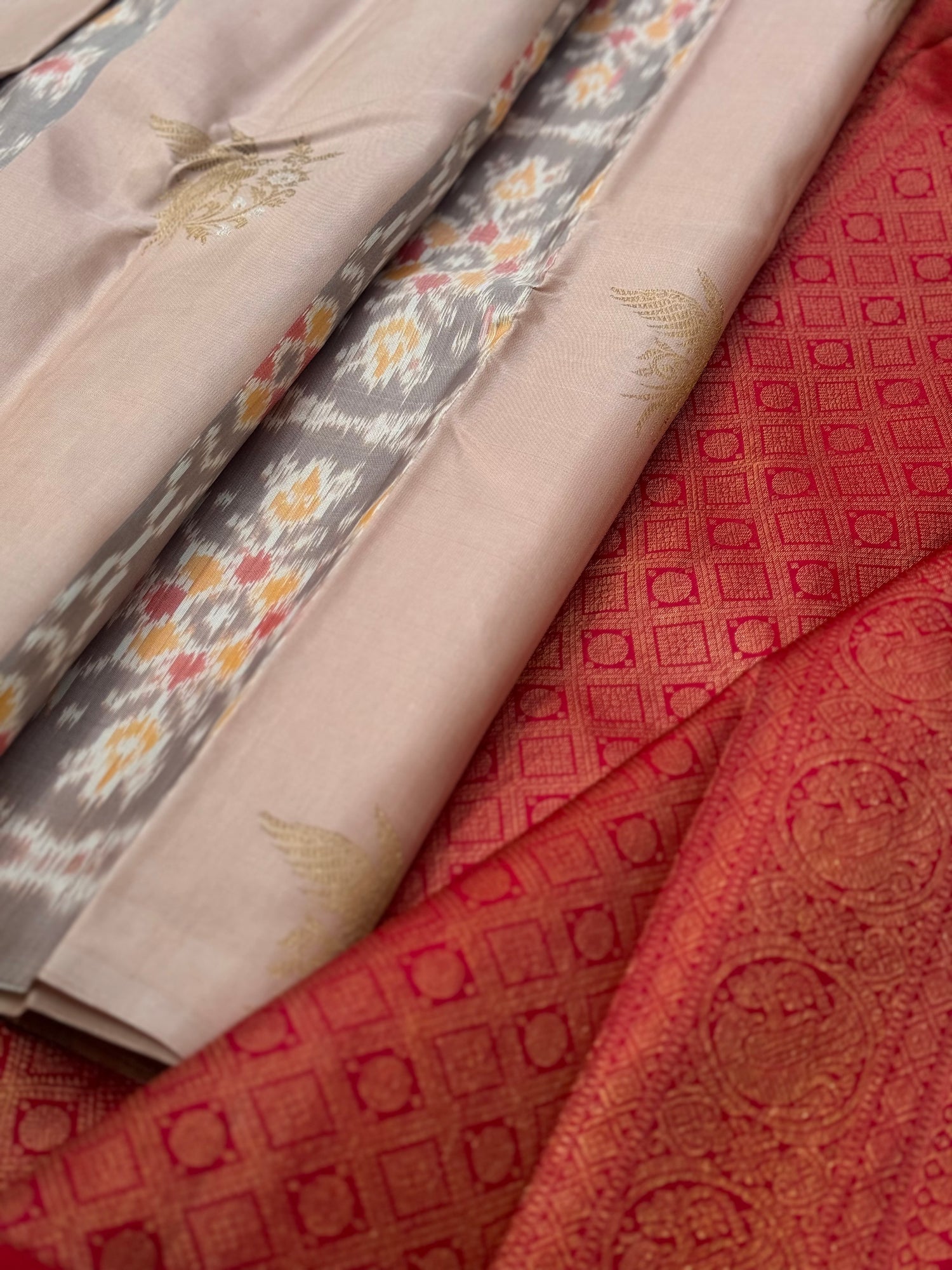 A gorgeous ovaltine shade with deep red kanchivaram borderless silk saree