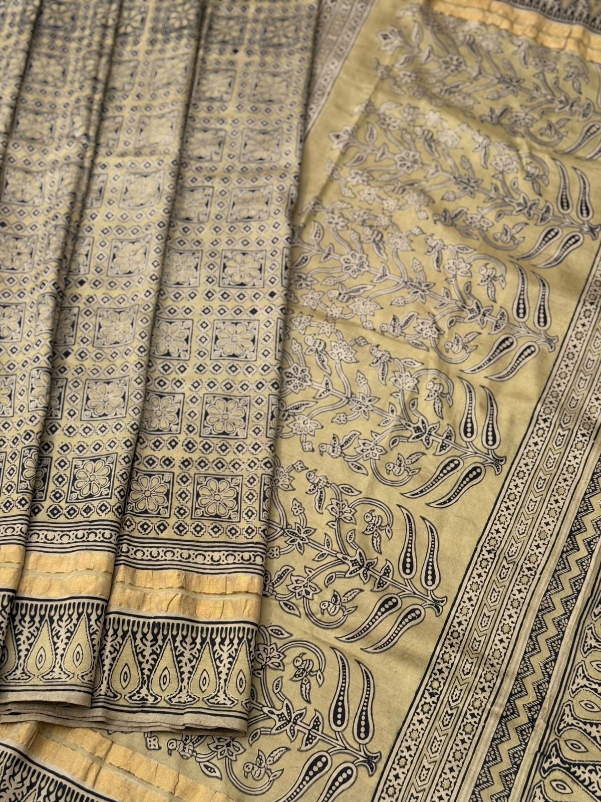 EYARKAI - NATURAL DYE KODALIKARUPPUR BLOCK PRINTS ON MULBERRY SILK