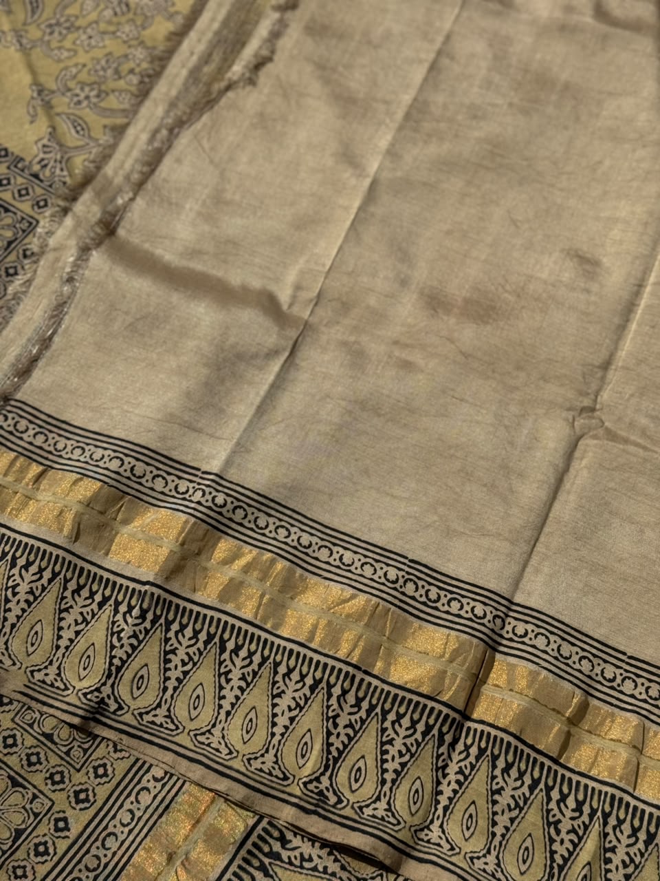 EYARKAI - NATURAL DYE KODALIKARUPPUR BLOCK PRINTS ON MULBERRY SILK
