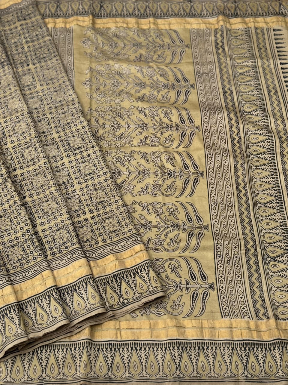 EYARKAI - NATURAL DYE KODALIKARUPPUR BLOCK PRINTS ON MULBERRY SILK